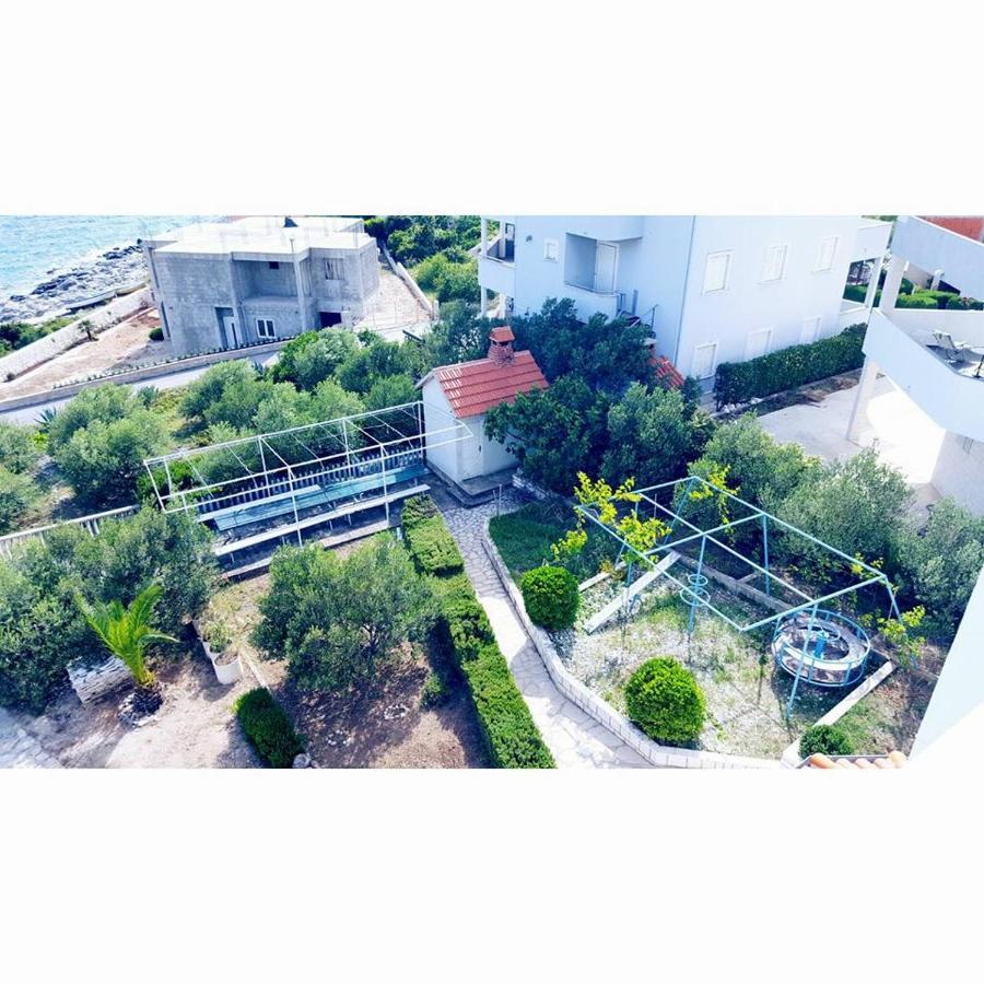 Vila Mija Zecevo Luaran gambar